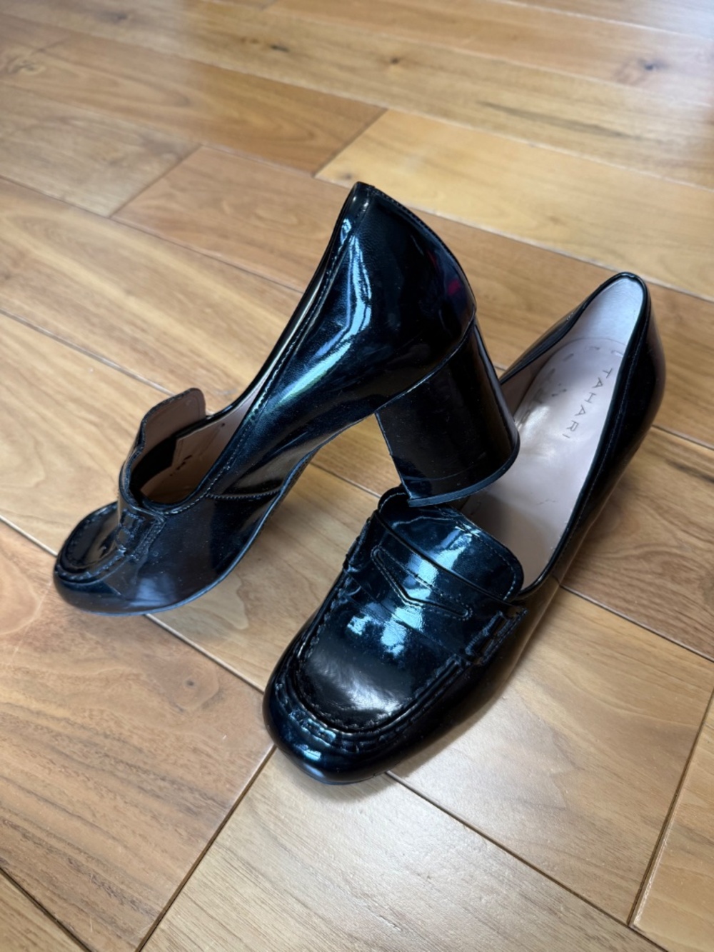 Tahari Leslie Black Patent Loafer Block Heel Pumps Size 9.5